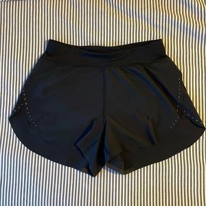 Lululemon find your pace shorts